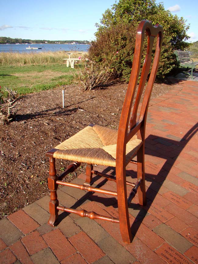 A fine and rare New England Queen Anne maple side chair probably from coastal Connecticut circa 1730-1760 — image 3